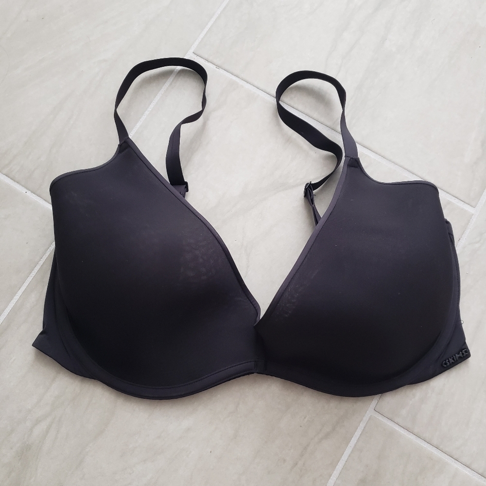 SKIMS Weightless Scoop Bra